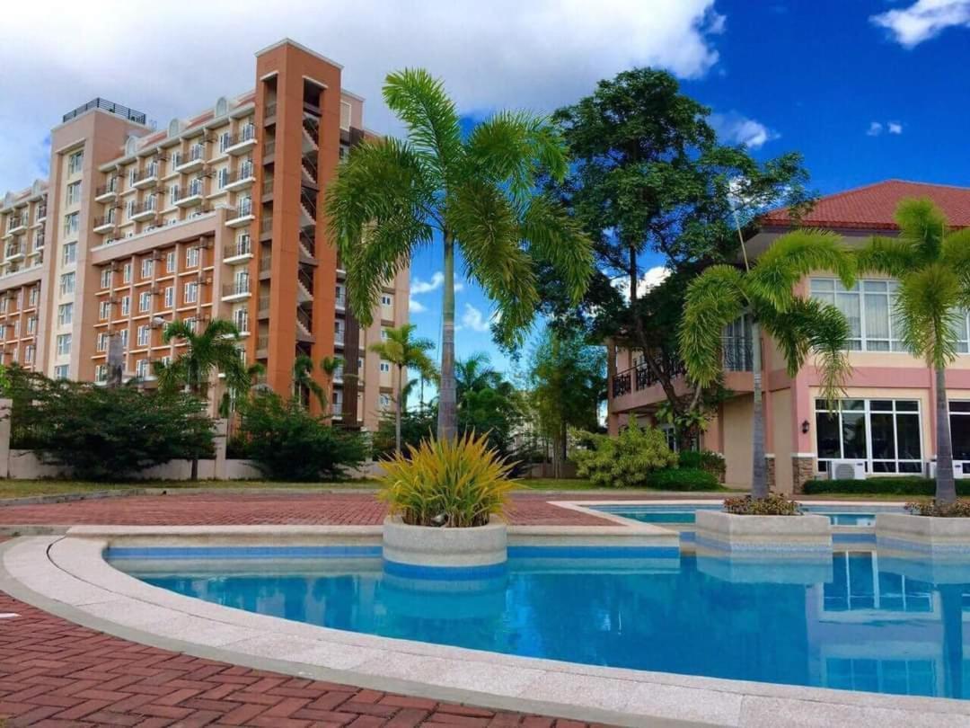 Sotogrande Neopolitan Hotel Кесон-Сити Экстерьер фото