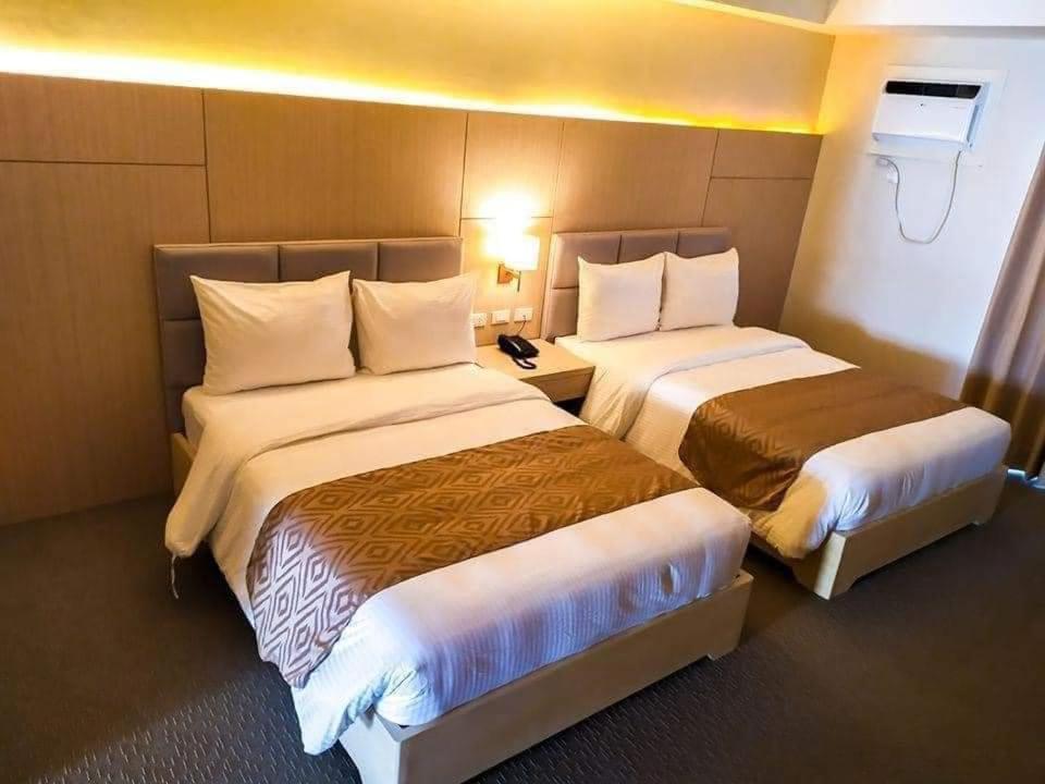 Sotogrande Neopolitan Hotel Кесон-Сити Экстерьер фото